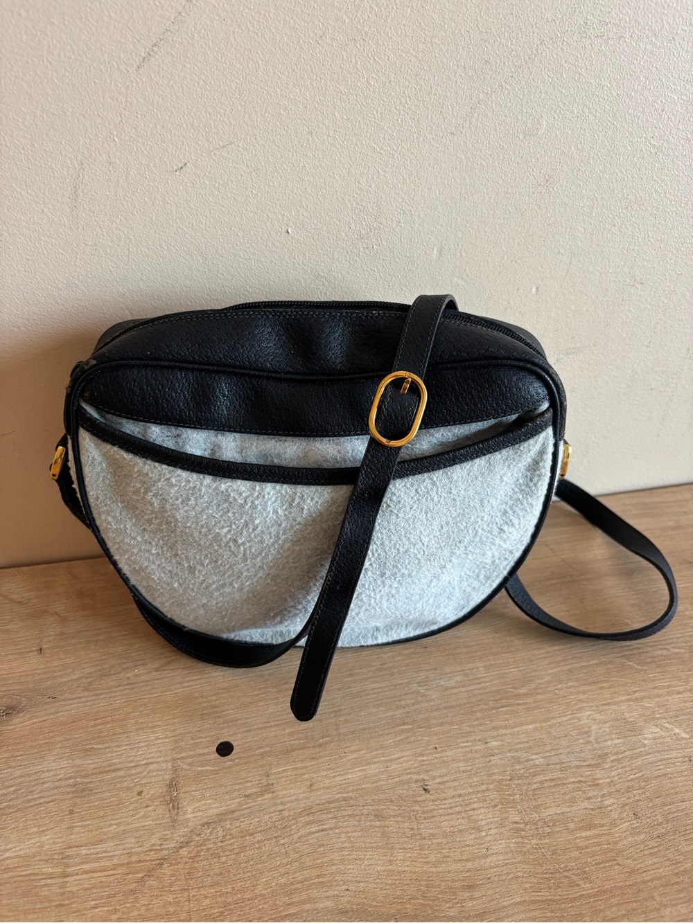 Authentic Vintage  Gucci crossbody bag